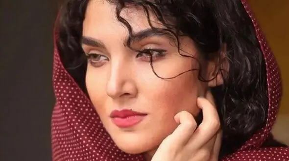 فیلم چالش انتخاب بهترین بازیگر《مرد سینمای ایران》با سارا رسول‌زاده/خانم بازیگر چه خوش سلیقست!