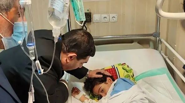 خواهر "آرتین" به مخبر چه گفت؟ / شهادت پدر و مادر در مقابل چشمان یک کودک 5 ساله