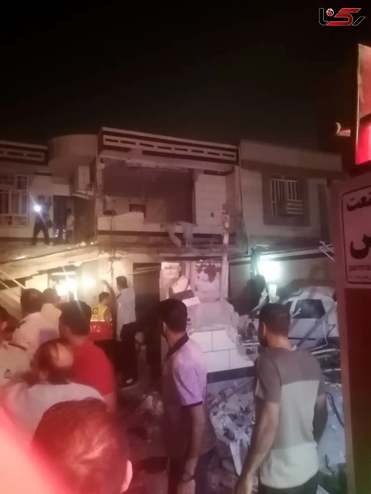 انفجار گاز یک ساختمان چهارواحده در اهواز را نابود کرد 