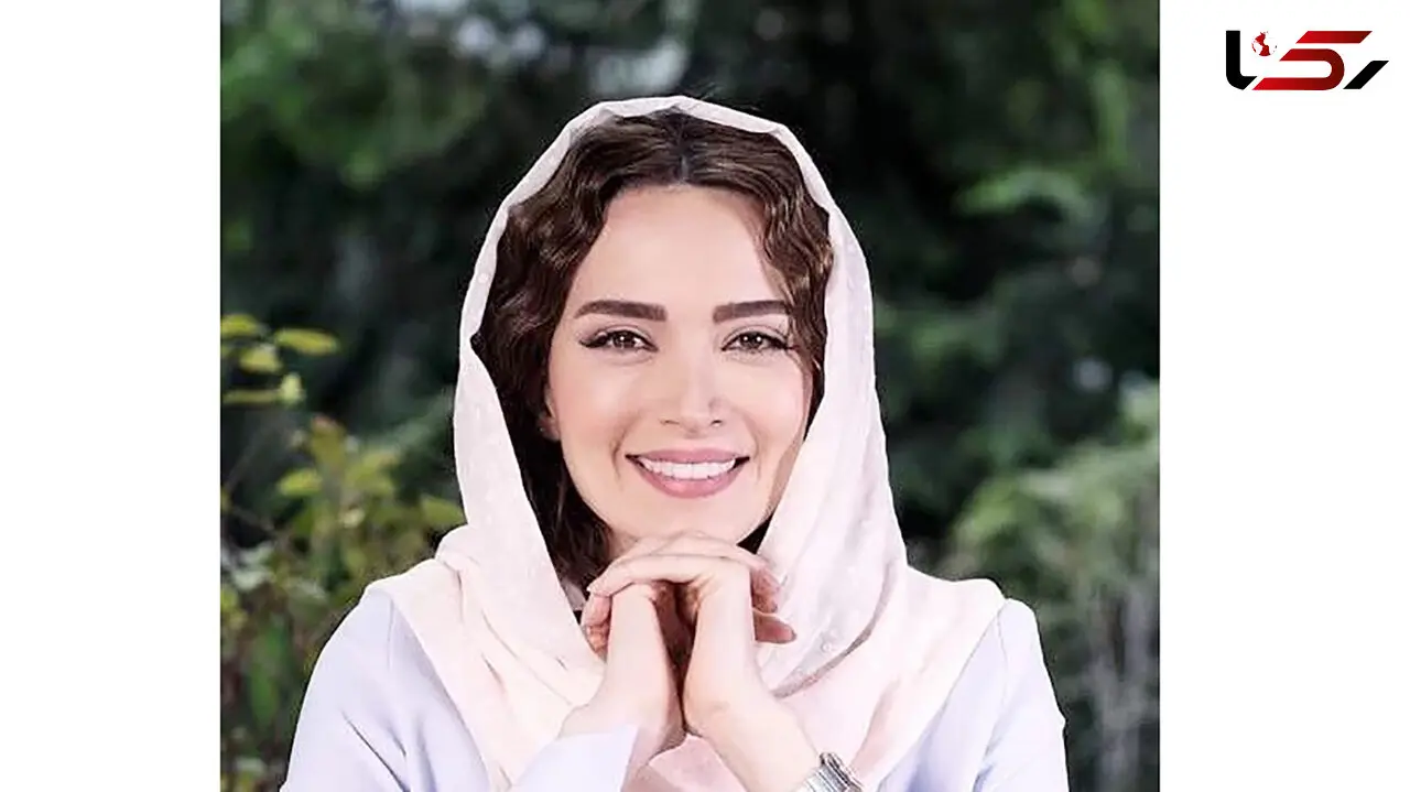 تیپ خاص و اسپرت بهنوش طباطبایی در یک موزه