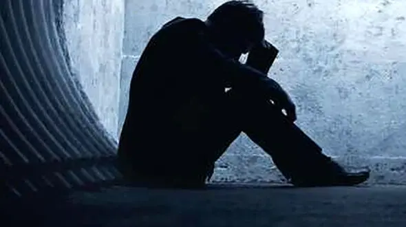 ضربات هولناک کلنگ بر سر مرد پلید / قاتل در کودکی قربانی مرد همسایه شده بود + عکس