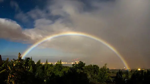 تصویر زیبای رنگین کمان در شب+عکس