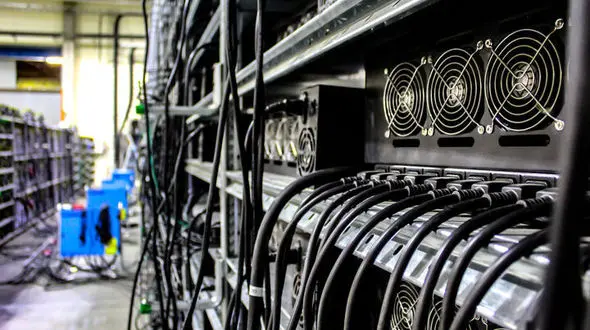کشف 21 ماینر ارز دیجیتال از داخل کارگاه نجاری در قم !