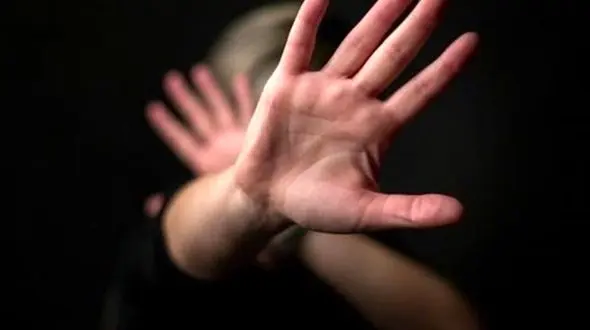 آمار تکاندهنده کتک زدن زنان در آذربایجان شرقی /  8 هزار و 232 پرونده آزار زنان در پزشکی قانونی 