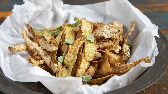 پوست سیب‌زمینی را دور نریزید 