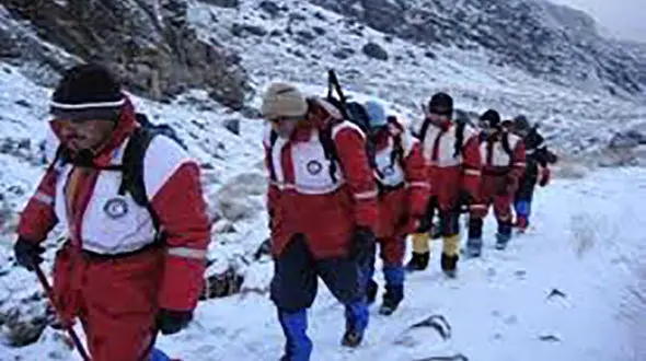 ادامه عملیات جستجو در محل سقوط هواپیمای تهران - یاسوج