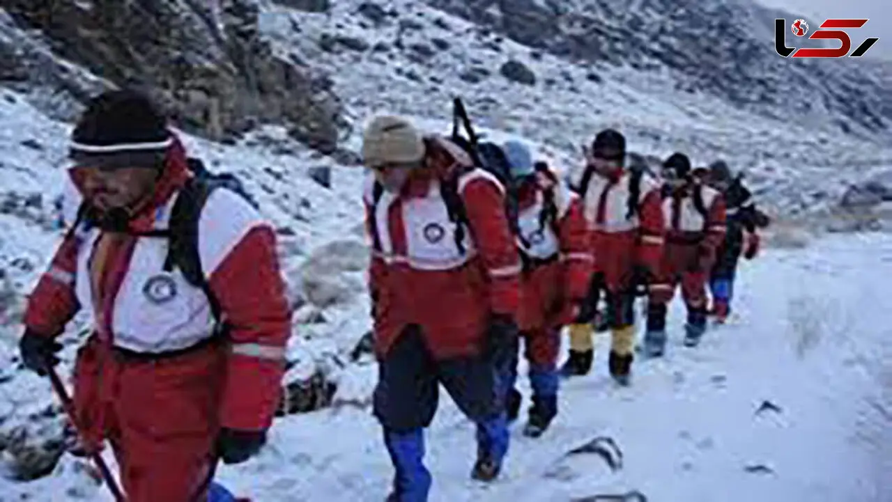 ادامه عملیات جستجو در محل سقوط هواپیمای تهران - یاسوج
