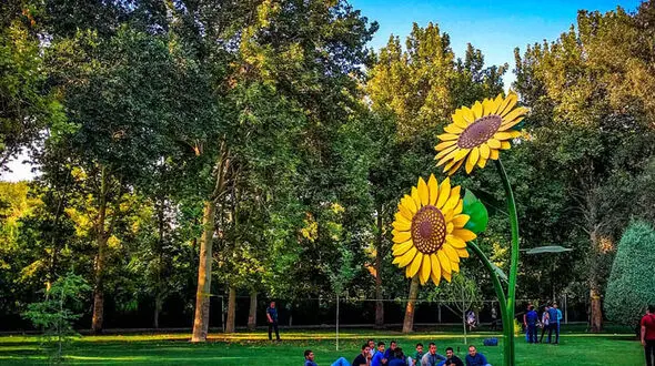 از میدان فلسطین تا بوستان لاله؛ اقدامات جدید شهری تهران برای مناسب‌سازی معابر تا حمایت از سالمندان