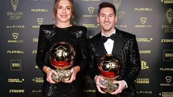 تجلیل ویژه از فوق ستاره تیم زنان بارسلونا +تصاویر