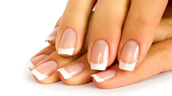 این 13 مشکل روی هلال ناخن ها بروز می کنند