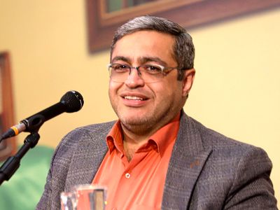 المیرا شریفی مقدم به سعید عزیزی: هروقت موهامو کوتاه می کنم مادرشوهرم میگه شبیه سگای خارجی شدی / واقعا آدم میمونه...