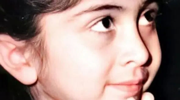 «لیلا فروهر و افتخاری» سال 49؛ داریوش کنار دریای خزر؛ سال 50