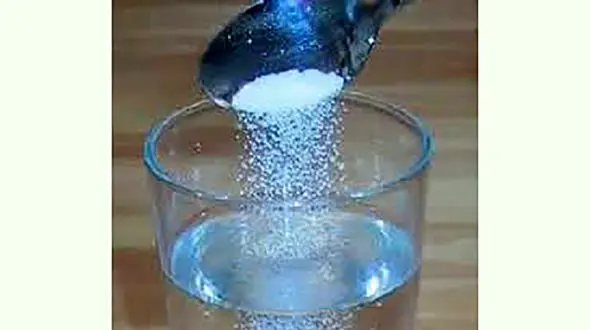 صورت تان را با آب نمک بشویید