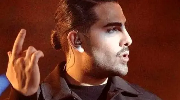 دانلود آهنگ «آسمون» از مجید رضوی/ یه جوری دست پر عاشقتم خب دلم بهت قرصه+متن آهنگ