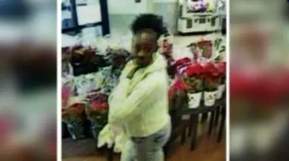 این 2 زن تحت تعقیب پلیس هستند +عکس