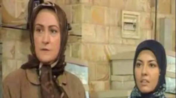  آناهیتا همتی (نرگسِ خانه به دوش) با چهره‌ای متفاوت در ۵۱ سالگی در مرکز توجه/ دختر ماشاالله چقدر تغییر کرده است