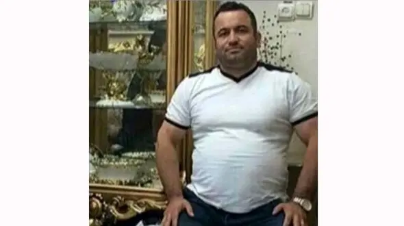 قتل اکبر برقی مقابل رستوران در ورامین/ او در هواخواهی پسرش کشته شد + عکس