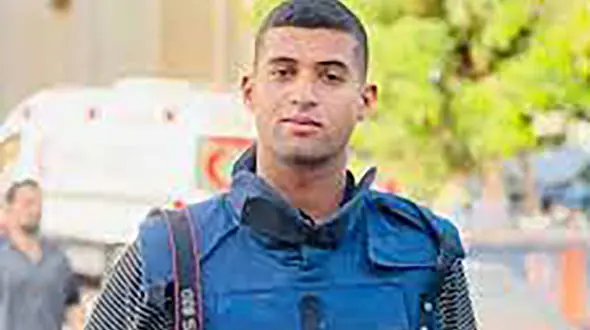 فیلم لحظه فرار خبرنگار معروف از تیررس ارتش اسرائیل حین گزارش زنده  