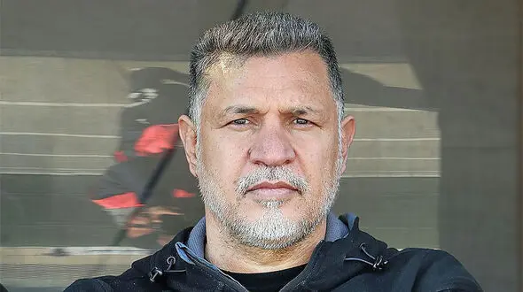 مداحی موذن زاده اردبیلی در سخت ترین روز علی دایی ستاره سابق فوتبال/ ارادت آقای فوتبالیست به اهل بیت مثال زدنی ست+ فیلم