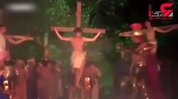 حمله یک تماشاچی به بازیگر شکنجه گر حین اجرای نمایش! +فیلم 