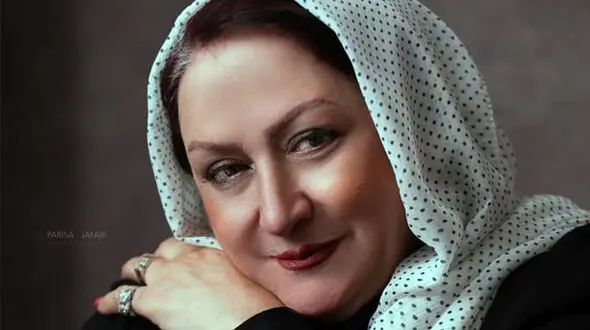 عکس لو رفته  قرتی بازی مریم امیرجلالی در کانادا ! / در این سن و سال در آرایشگاهی پر از ایرانی !