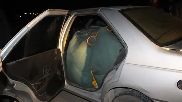کشف 176 کارت سوخت در پژو 405 جاسازی‌شده/پرونده قاچاق سوخت در سیریک به جریان افتاد