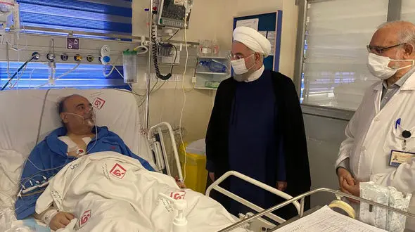 عیادت حسن روحانی از مسعود سلطانی فر + عکس