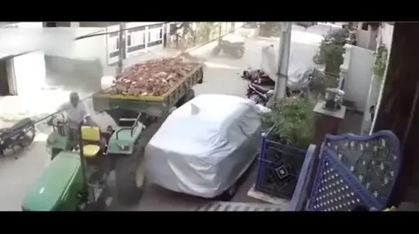 تصادف فاجعه بار به دلیل تشنج راننده تراکتور + فیلم