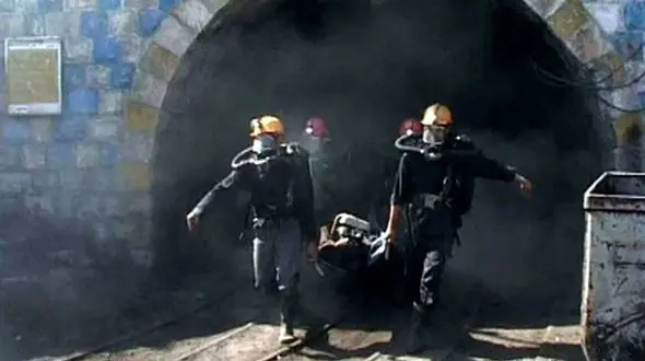 ​سوگِ معدن طبس تمام نشده ،کارگران معدن مشغول کار شدند! 

