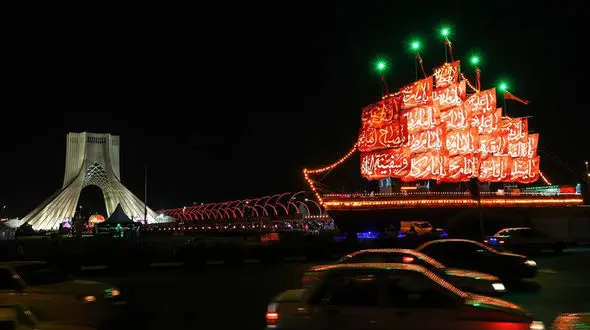 برق میدان آزادی رفت ! / ناهماهنگی هنگام اجرای مراسم محر شهر