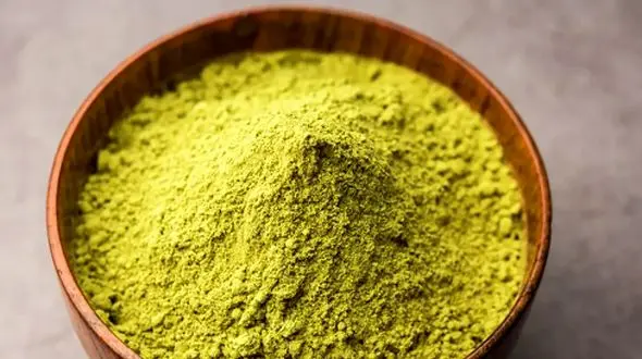 حنا؛ خوب یا بد برای مو؟ 18 نکته‌ای که باید پیش از مصرف بدانید