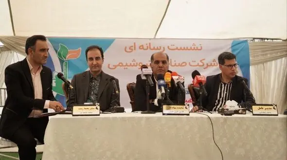 سهامدار پتروشیمی میانکاله: فعالیت این مجموعه بلامانع است،تمامی مجوزها دریافت شده است/ خبرنگاران مشاهده مجوزها را درخواست کردند، انجام نشد!