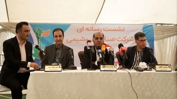 سهامدار پتروشیمی میانکاله: فعالیت این مجموعه بلامانع است،تمامی مجوزها دریافت شده است/ خبرنگاران مشاهده مجوزها را درخواست کردند، انجام نشد!