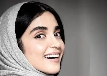 عکس دو نفره الهه حصاری و هوتن شکیبا در پشت صحنه فیلم جدیدشان با گوشی صورتی! / چه فیلمی بشه این فیلم با کارگردانی بهرام افشاری