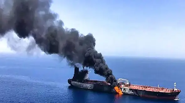 اصابت موشک ایرانی به کشتی کره ای در تنگه هرمز