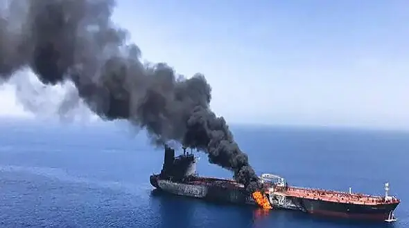 اصابت موشک ایرانی به کشتی کره ای در تنگه هرمز