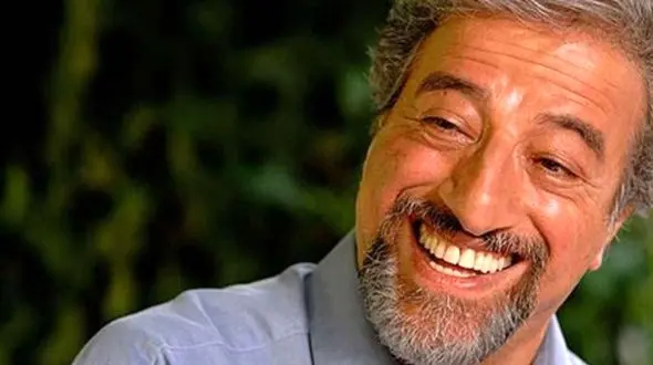  علیرضا خمسه : داداشم سیاه بود ما همه سفید .... شک کردیم که مامانم ...منم زشت ترین بچه مامانم ...بعد 34 سال مامانم فهمید ....