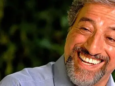  علیرضا خمسه : داداشم سیاه بود ما همه سفید .... شک کردیم که مامانم ...منم زشت ترین بچه مامانم ...بعد 34 سال مامانم فهمید ....