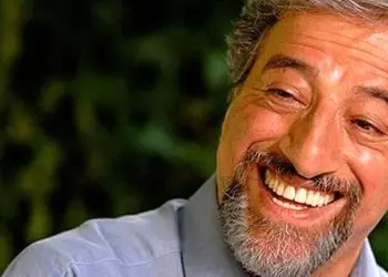  علیرضا خمسه : داداشم سیاه بود ما همه سفید .... شک کردیم که مامانم ...منم زشت ترین بچه مامانم ...بعد 34 سال مامانم فهمید ....