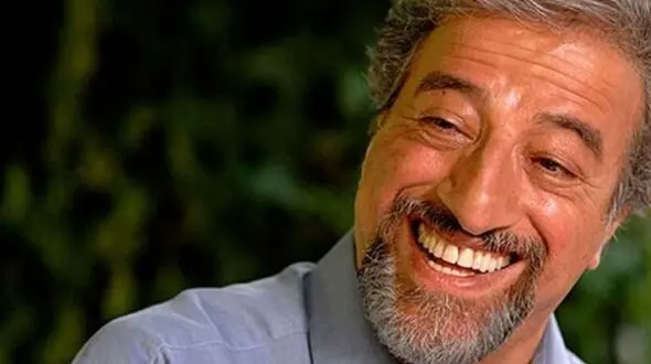  علیرضا خمسه : داداشم سیاه بود ما همه سفید  منم زشت ترین بچه مامانم بعد 34 سال مامانم فهمید در بیمارستان بچه ها عوض شدن