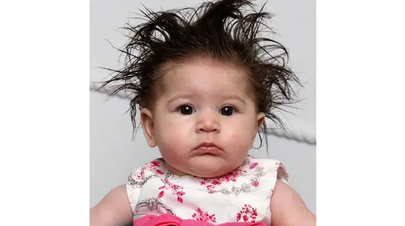 موهای بلند دختر 4 ماهه سوژه عکاسان شد +عکس