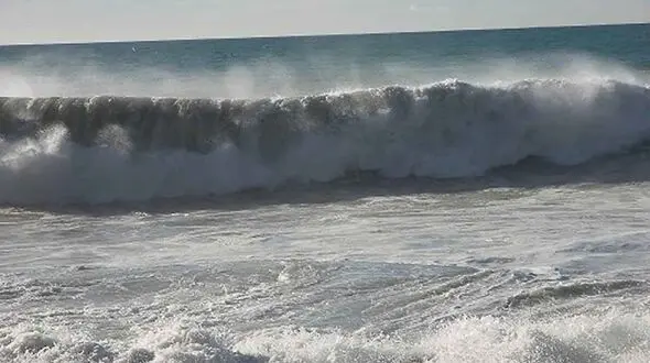 هشدار به ساکنان شمال / دریای خزر مواج می شود