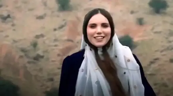 آواز محلی؛ آهنگ فوق غمگین لری که چشات محو معصومیت زناش میشه ولی چه خوش لباس