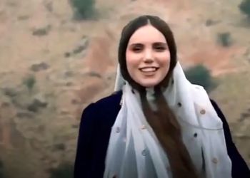 آواز محلی؛ آهنگ فوق غمگین لری که چشات محو معصومیت زناش میشه ولی چه خوش لباس