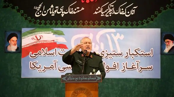 سرلشکر رحیم‌ صفوی: قصد کشورگشایی نداریم؛ اما اگر آمریکا به ما هجوم ببرد تا آن سوی دریاها دنبالش می‌کنیم