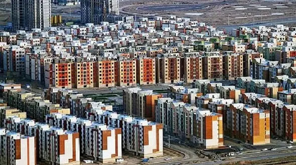 مسکن ملی در کشور بلاتکلیف مانده است / بنیاد مستضعفان زمین دارد اما خانه نمی‌ سازد