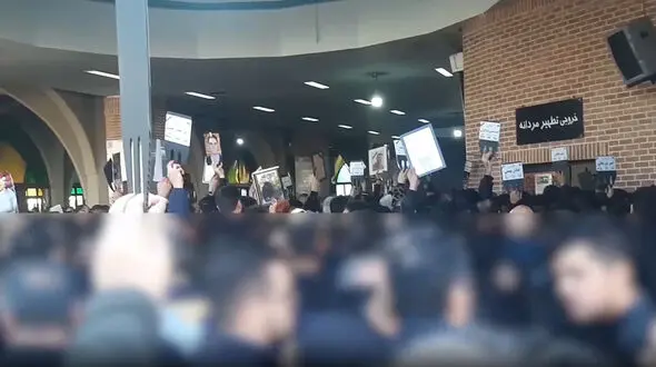 فیلم بهشت زهرا در این روزها و خانواده های سیاهپوش  در بخش تحویل اجساد