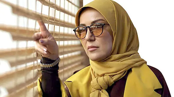عکس پوشش آزاد پانته آ بهرام در صحنه تئاتر ! / ممنوع الکاری در ایران و بازیگری در دبی !