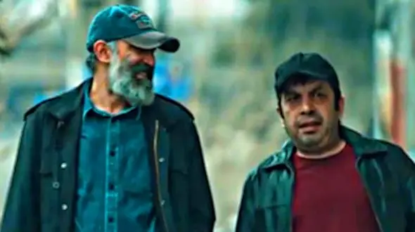 همکاری طنز عباس جمشیدی‌فر و هادی حجازی‌فر در یک سکانس خنده‌دار + فیلم