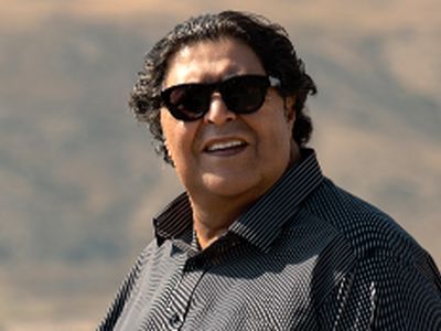 لحظه‌ احساسی و نوستالژیک فرهاد اصلانی بازیگر "سریال از یاد رفته" با انتشار تصویر مادر و یاد پدر فقیدش